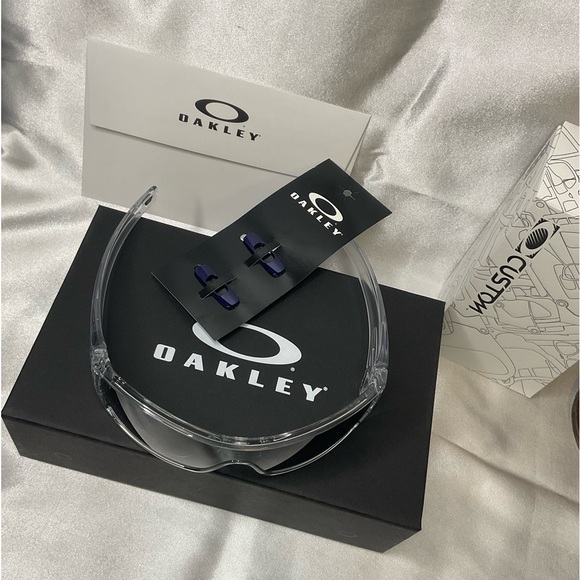 LAST ONE!! CUSTOM BATWOLF OAKLEYS - Picture 4 of 9